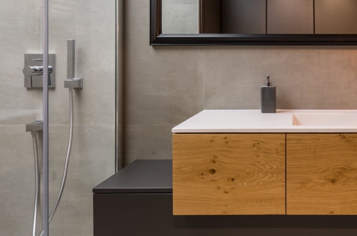 Jakie rozwiązania przechowywania w meblach łazienkowych są najbardziej praktyczne?