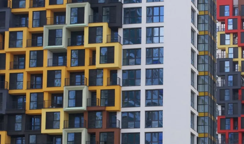 Dlaczego piętro i rozkład mieszkania mają duży wpływ na wycenę nieruchomości w Rzeszowie?